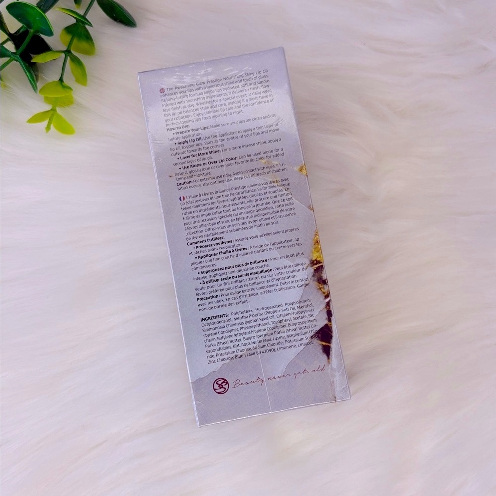 Awakening Glow Prestige Nourishing Peach Shiny Lip Oil - Picture 4 of 6